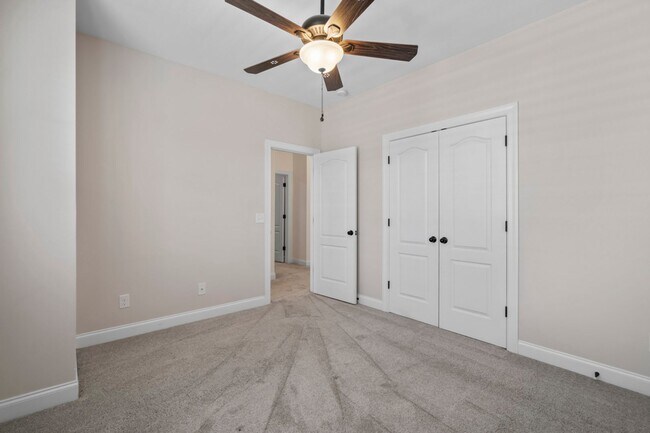 Building Photo - Stunning rental home in beautiful Ardrey Crest