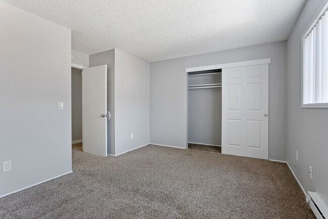 Building Photo - Amazing 3 bedroom available soon! Apply NO...