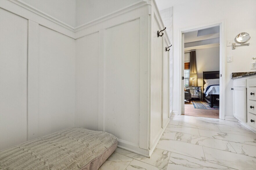 Building Photo - 135 Farr Lake Dr