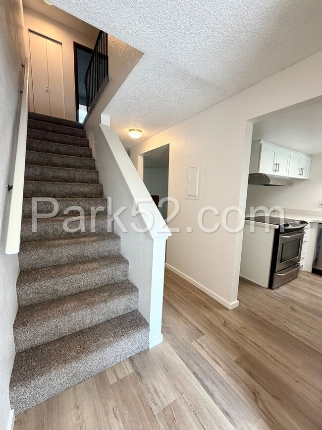 Building Photo - 9421 43rd St Ct W