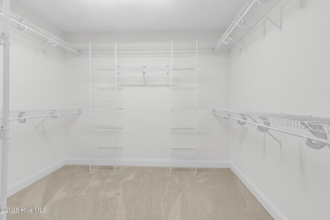 Building Photo - 1609 Lucerne Way