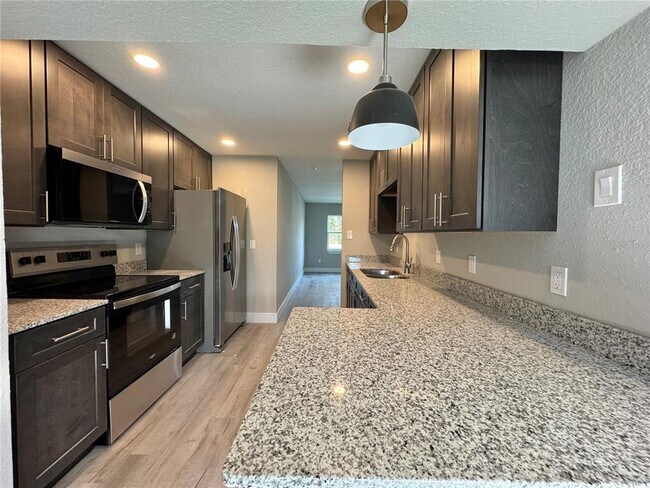 Building Photo - 2346 Section Dr