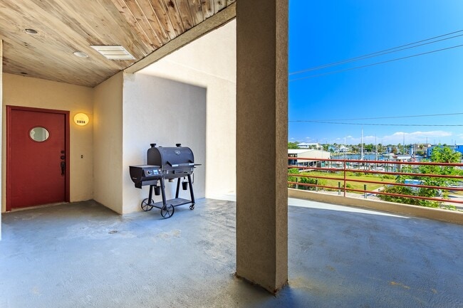 Building Photo - 1302 Marina Bay Dr