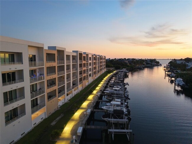 Building Photo - 1709 N Tamiami Trl