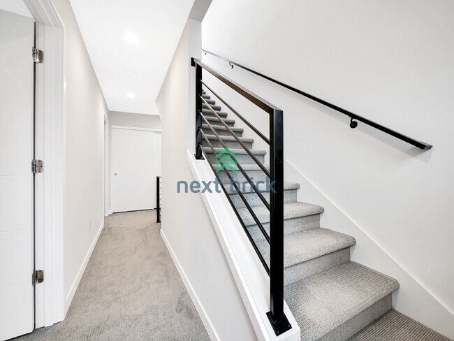 Building Photo - New Spacious 3 Bed 2.5 Bath Town home for Rent!