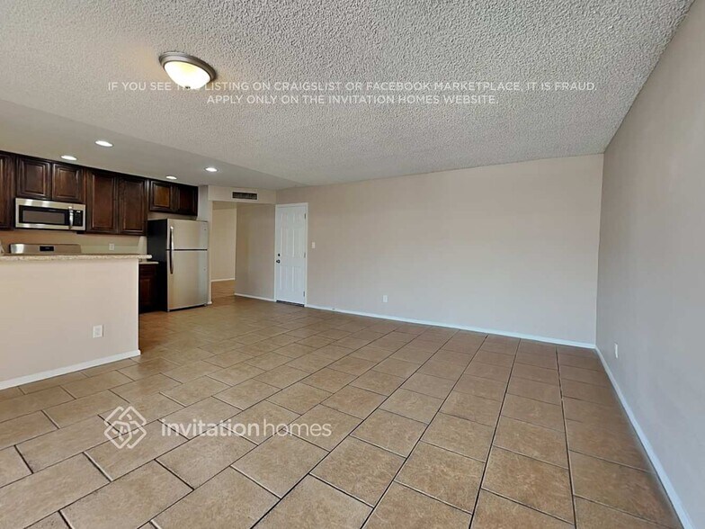 Building Photo - 4438 W Mercer Ln