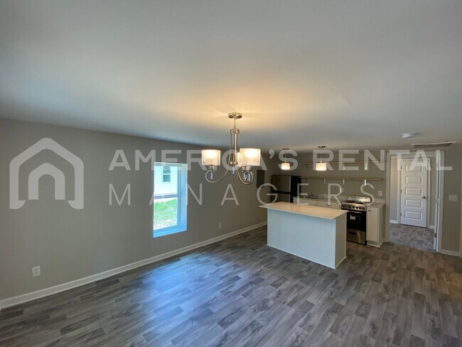 Building Photo - 3 Bedroom Home for Rent in Steele, AL!  DE...