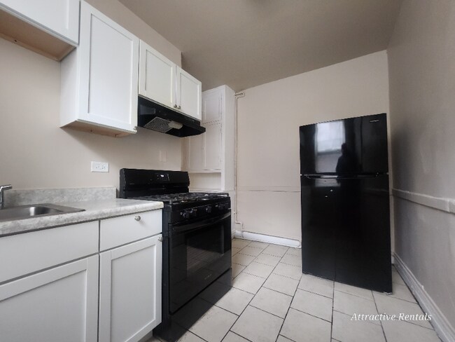 Building Photo - 1158 S Mason Ave