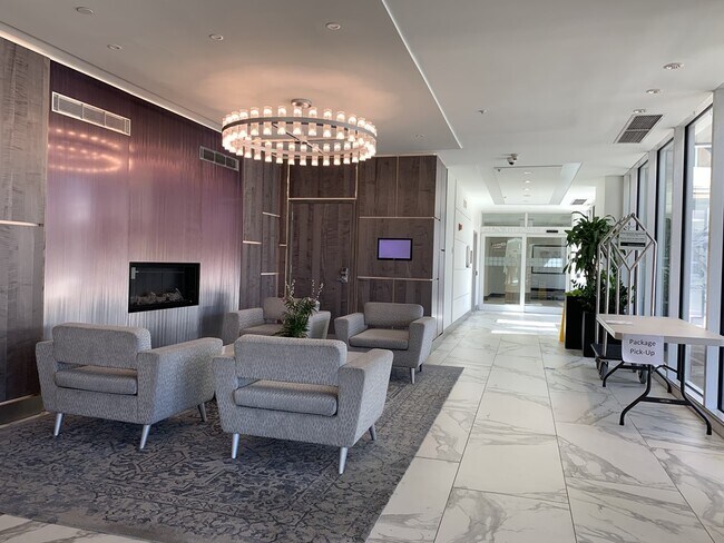 Building Photo - 8-10 Museum Way