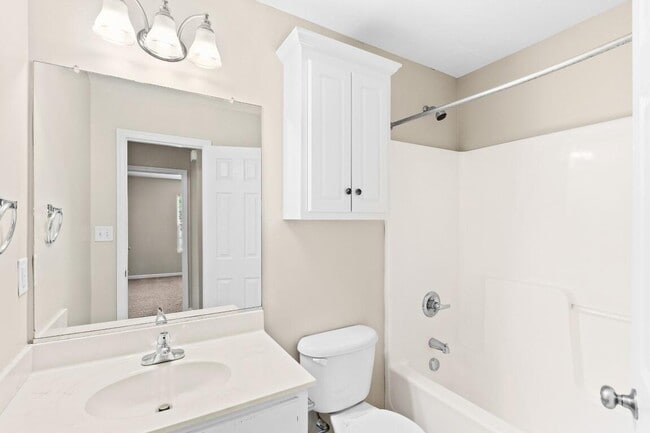 Building Photo - 1760 Tamarind Way