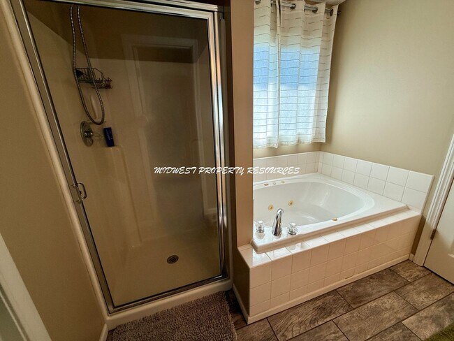 Building Photo - BEAUTIFUL TWO-STORY HOME w/POND VIEWS