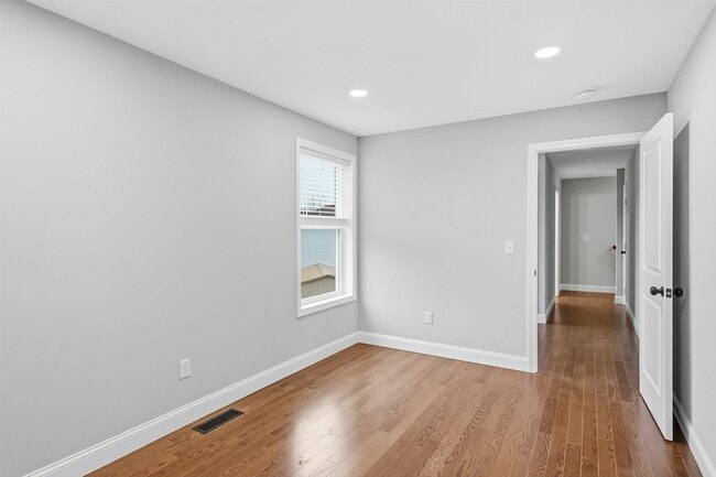 Building Photo - 24 Daytona St