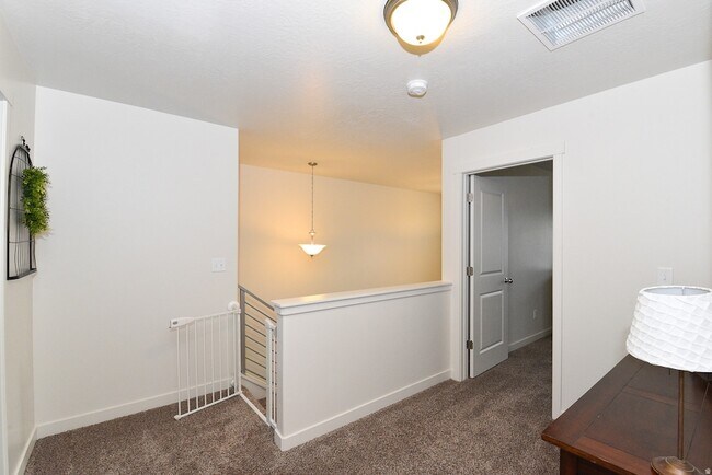 Building Photo - 1632 N Apache Rd