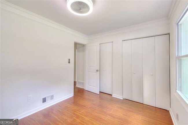 Building Photo - 3946 Green Oak Dr
