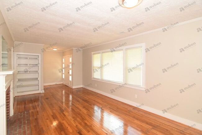 Building Photo - $1,200 - 2 bed/1 bath home for lease!, TOT...