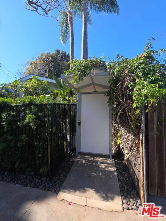 Building Photo - 525 Broadway St