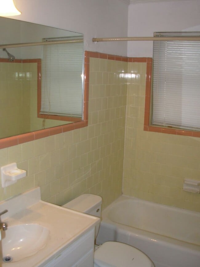 Building Photo - W/D included - 1BR Piedmont Park!