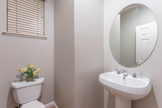 Building Photo - 1070 Tourmaline Ter