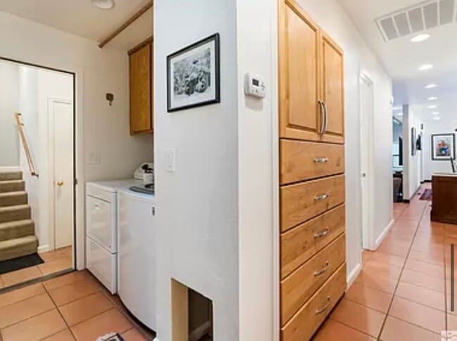 Building Photo - Nice house available now!