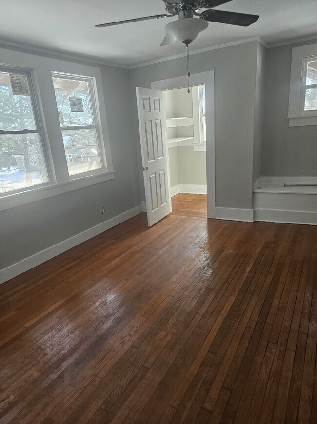 Building Photo - 123 Division Ave