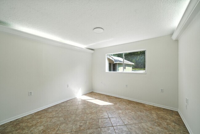 Building Photo - 1506 Shady Glen Dr