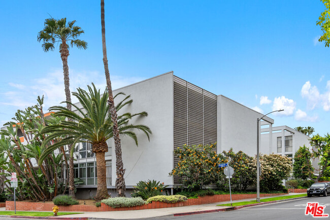 Building Photo - 7960 Selma Ave