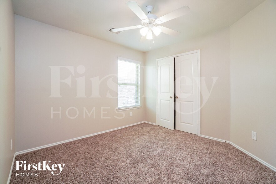 Building Photo - 2623 Lincolns Meadow Dr