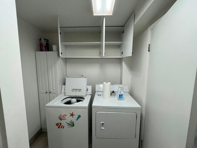 Building Photo - 1327 Yuma St