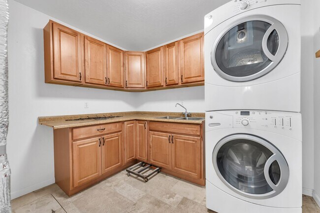 Building Photo - 155 Pioche Rd