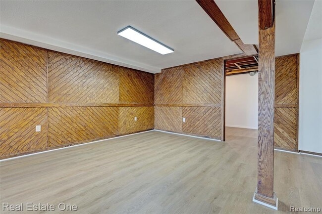 Building Photo - 1982 S Ortonville Rd