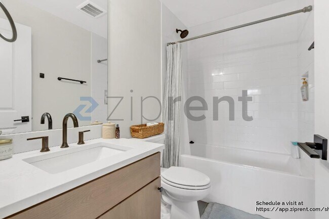 Building Photo - 15387 SE Hawthorne Mdws St