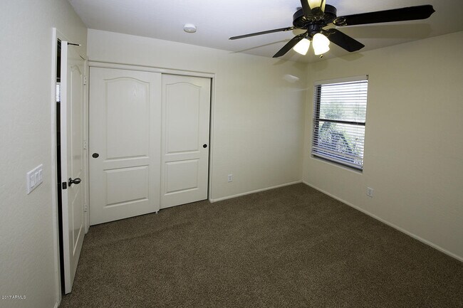 Building Photo - BEAUTIFUL 4 BED 2.5 BATH, OVER 2300SQFT., ...
