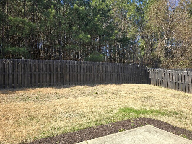 Building Photo - 215 Claudia Dr