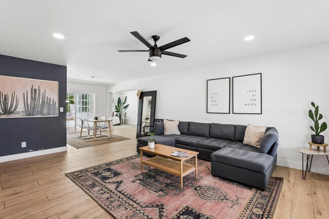 Building Photo - 7616 E 3rd St