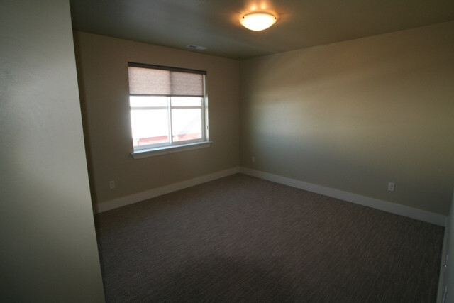 Building Photo - Leeward Court