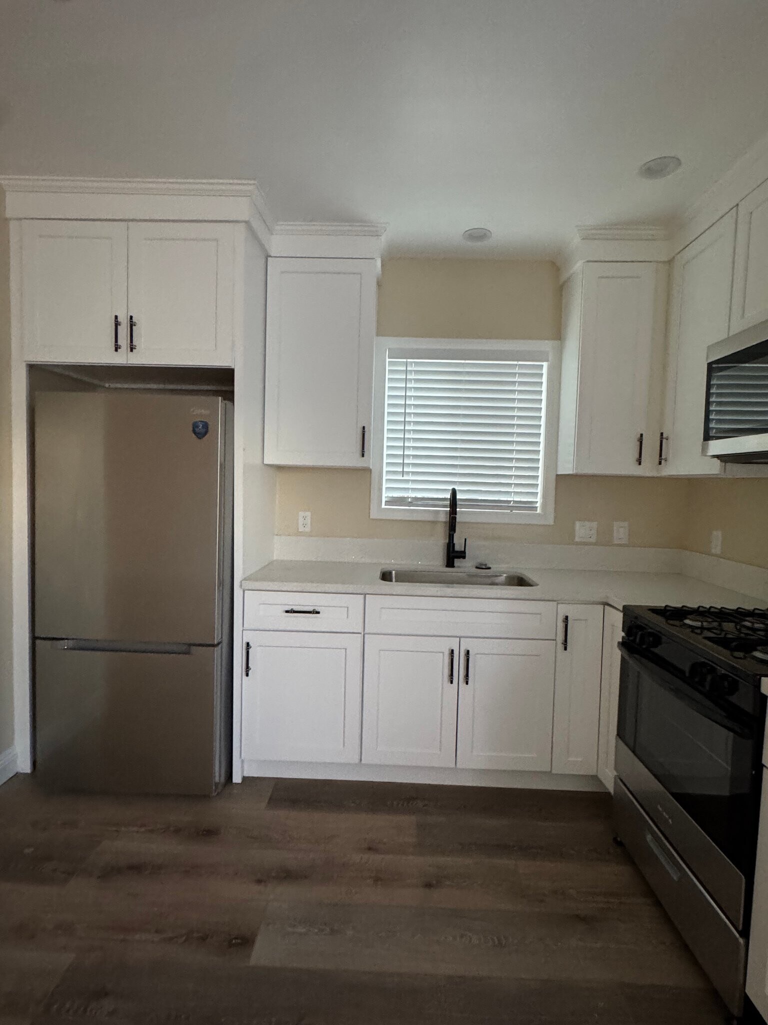 Building Photo - 10107 Laurel Canyon Blvd