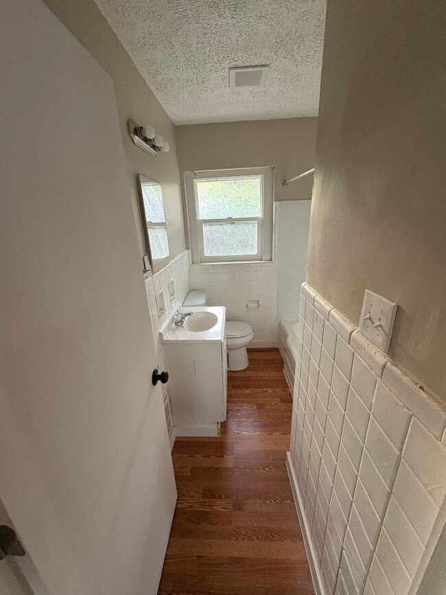 Building Photo - 1623 Harold Dr