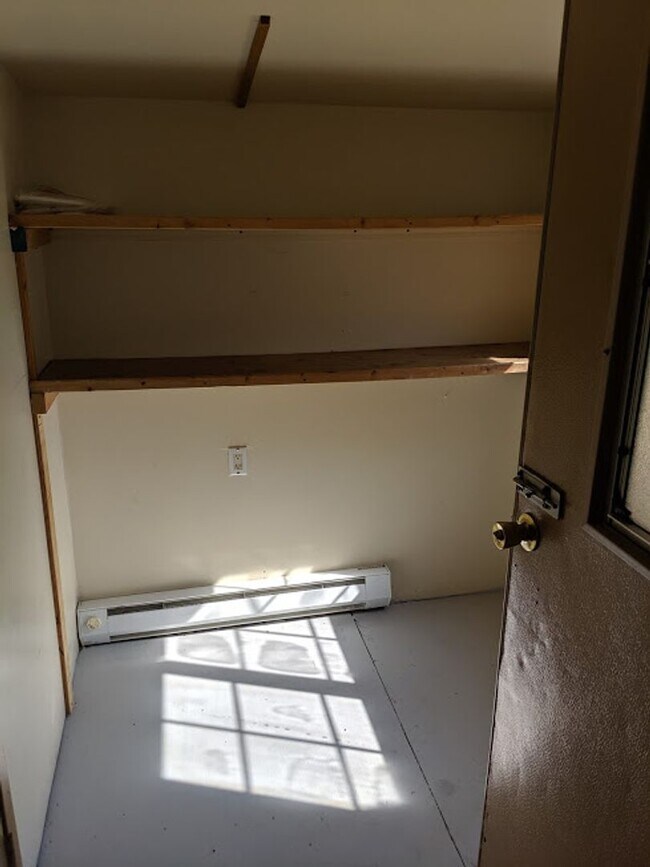 Building Photo - 380 W 66th Terrace