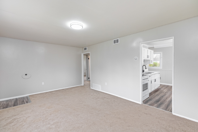 Building Photo - 2311 Harmont Ave NE