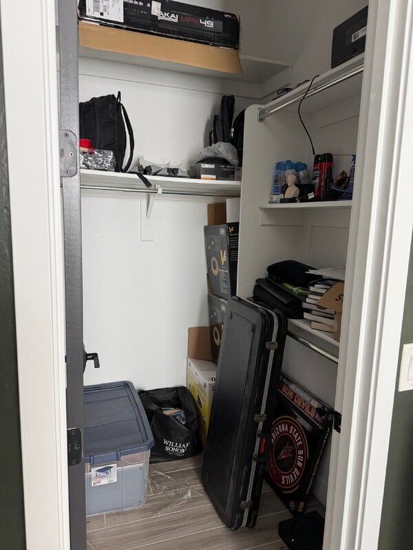 Building Photo - 4191 S Emerald Dr