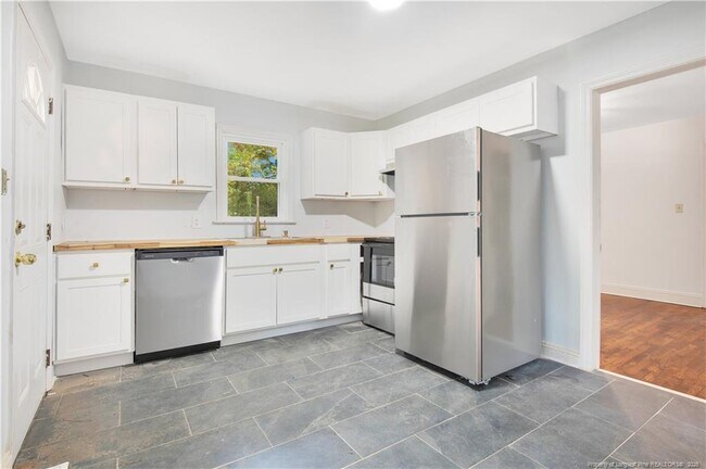 Building Photo - 4914 Walnut Dr