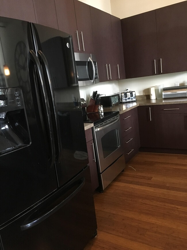 Building Photo - 69 Cascade Dr