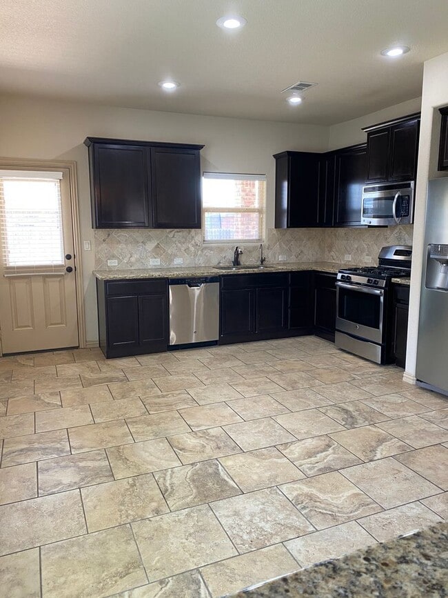 Building Photo - Beautiful Home with a Den