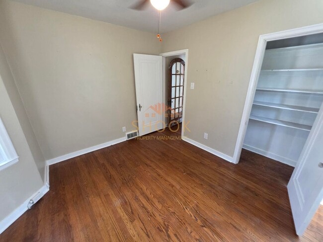 Building Photo - UNIQUE AND COZY 3 BR + BONUS ROOM HOME