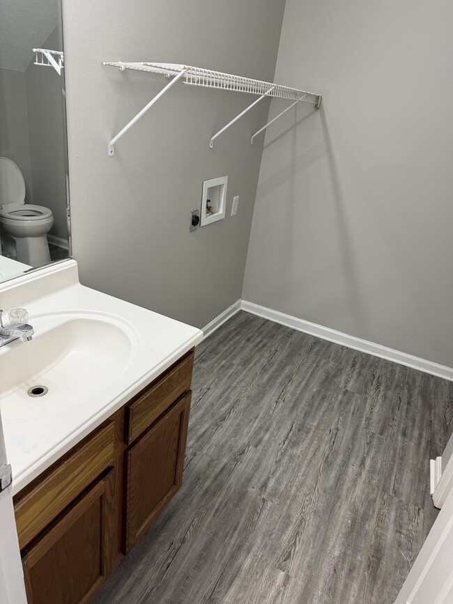 Building Photo - 306 McDougal Ave