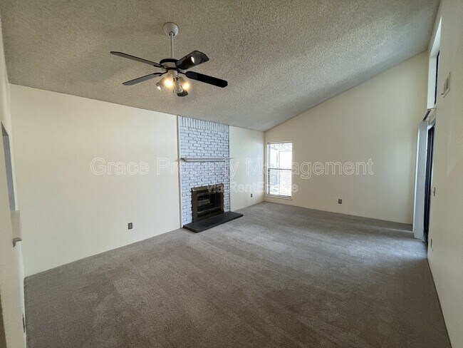 Building Photo - 9817 E Peakview Ave