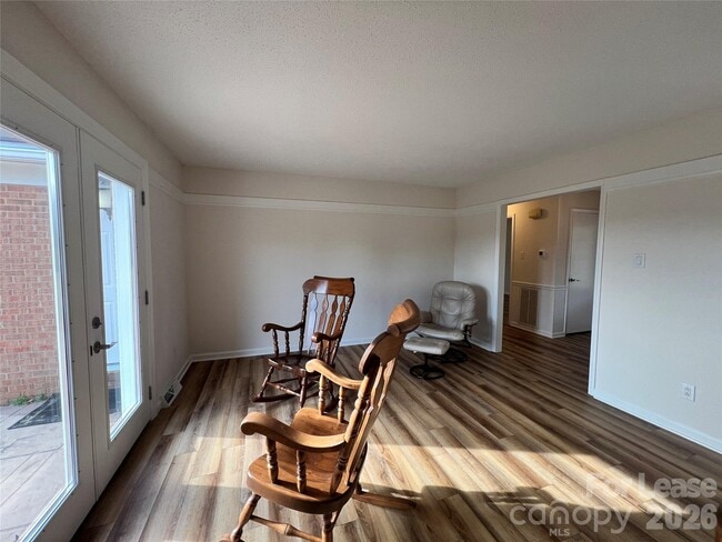 Building Photo - 149 Lytton Farm Rd