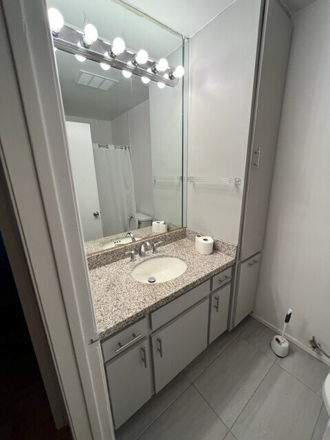 Bathroom - 8530 Holloway Dr
