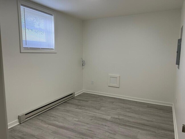 Building Photo - 205 Nolens Hill Rd