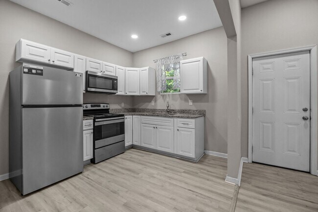 Building Photo - 126 Linden Ave